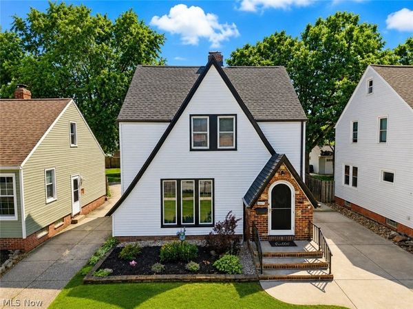 8005 Dresden Avenue , Parma, OH 44129