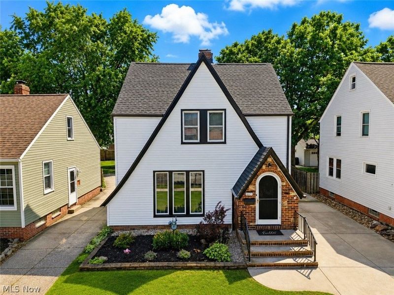 8005 Dresden Avenue, Parma, OH 44129 Photo 1
