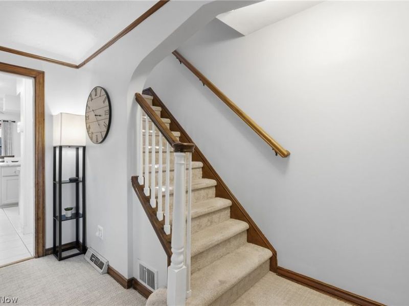 8005 Dresden Avenue, Parma, OH 44129 Photo 15