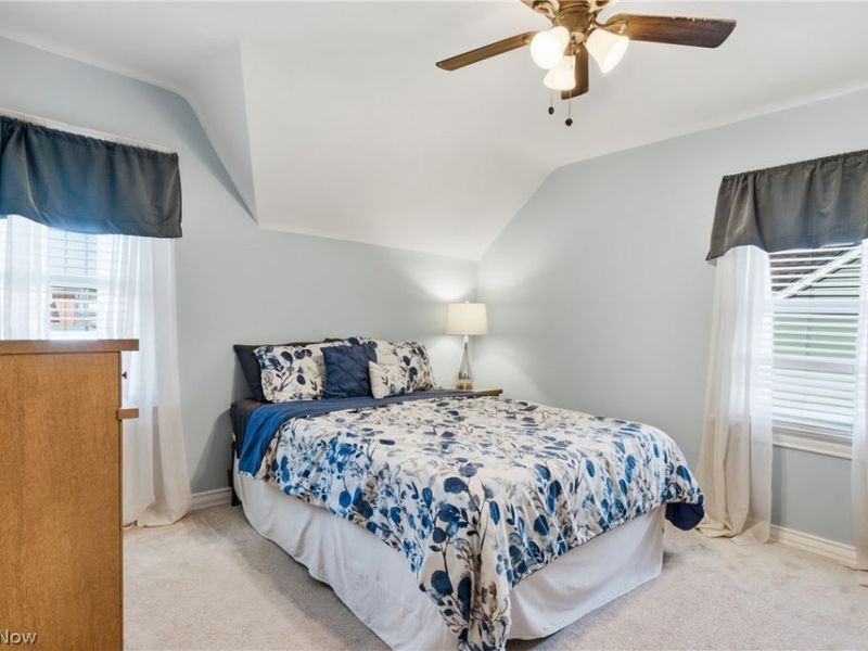 8005 Dresden Avenue, Parma, OH 44129 Photo 16