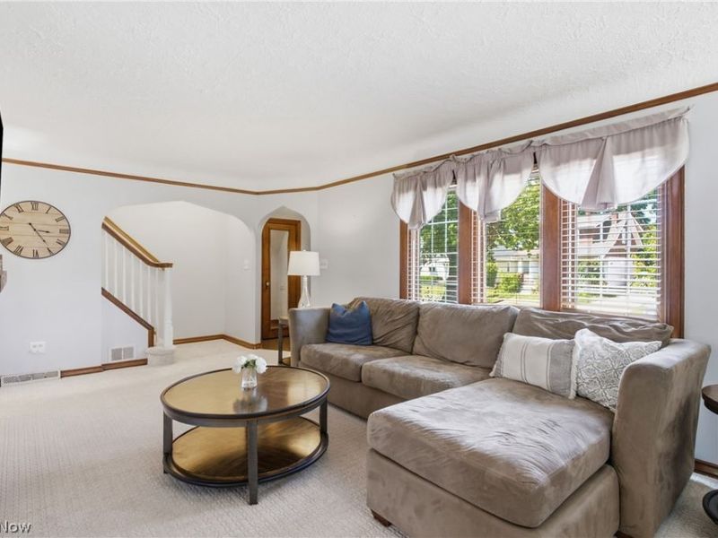 8005 Dresden Avenue, Parma, OH 44129 Photo 6