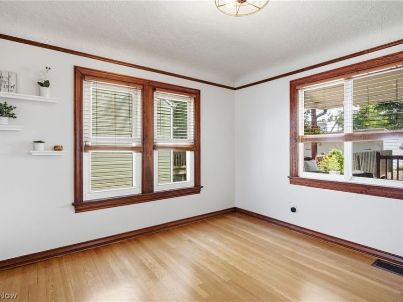 8005 Dresden Avenue, Parma, OH 44129 Photo 7
