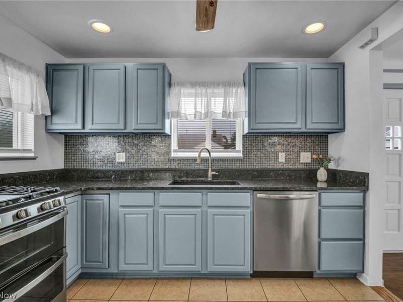 2910 Commonwealth Drive, Parma, OH 44134 Photo 14