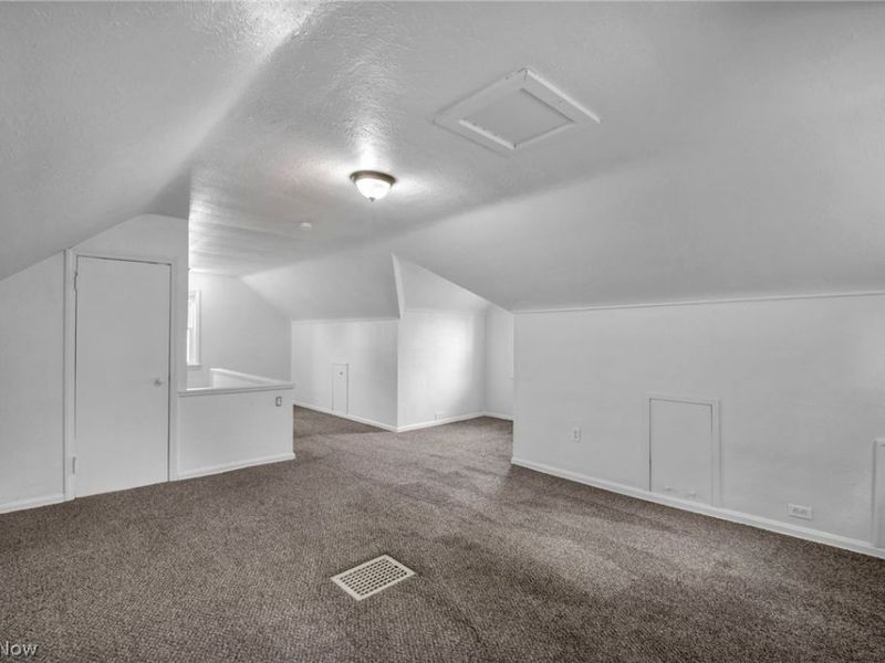 2910 Commonwealth Drive, Parma, OH 44134 Photo 25
