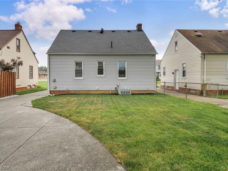 2910 Commonwealth Drive, Parma, OH 44134 Photo 33