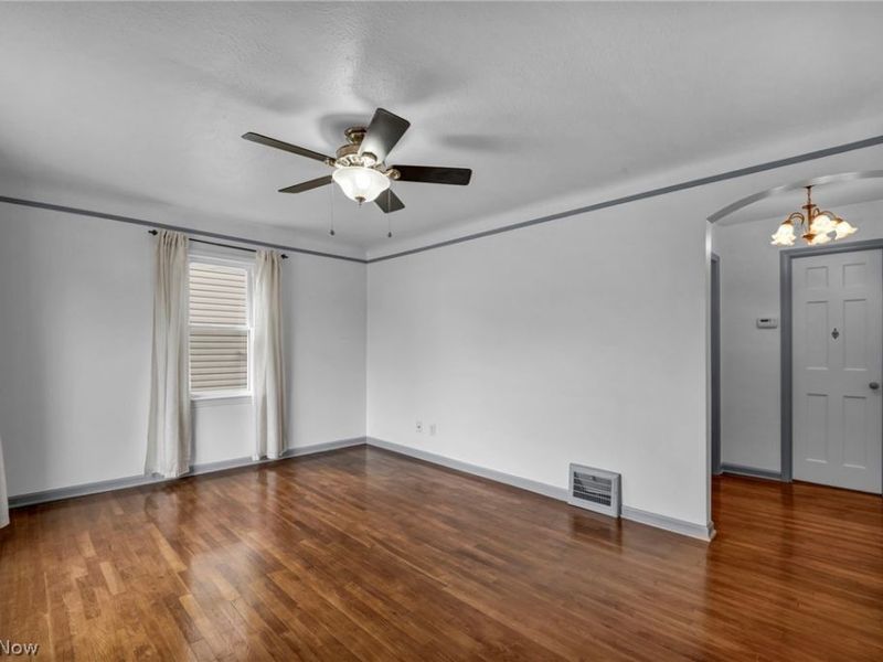 2910 Commonwealth Drive, Parma, OH 44134 Photo 7