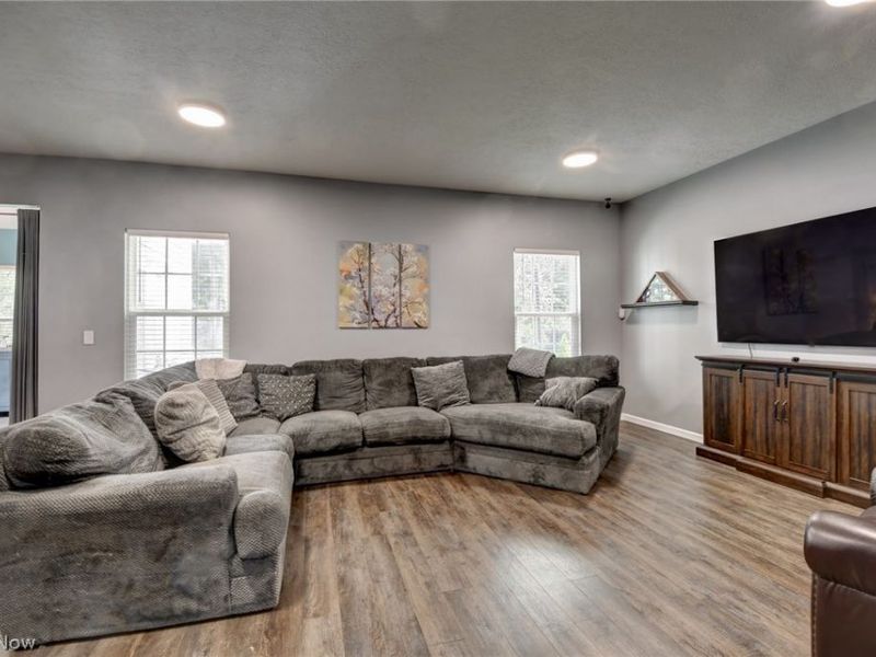 3059 Stonehurst Road , Green, OH 44685 Photo 5