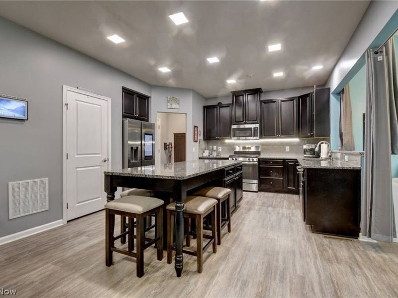 3059 Stonehurst Road , Green, OH 44685 Photo 7