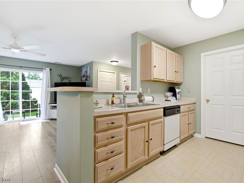 3284 Lenox Village Drive, Unit 104, Fairlawn, OH 44333 Photo 11