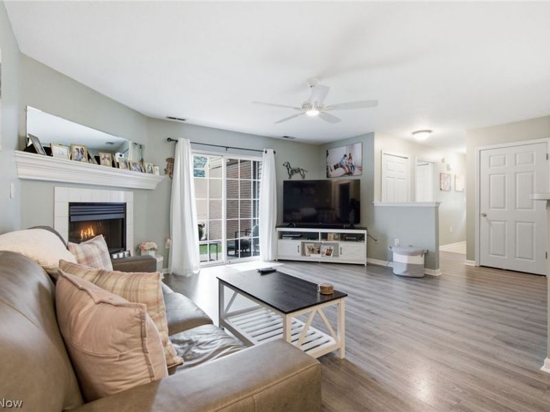 3284 Lenox Village Drive, Unit 104, Fairlawn, OH 44333 Photo 5
