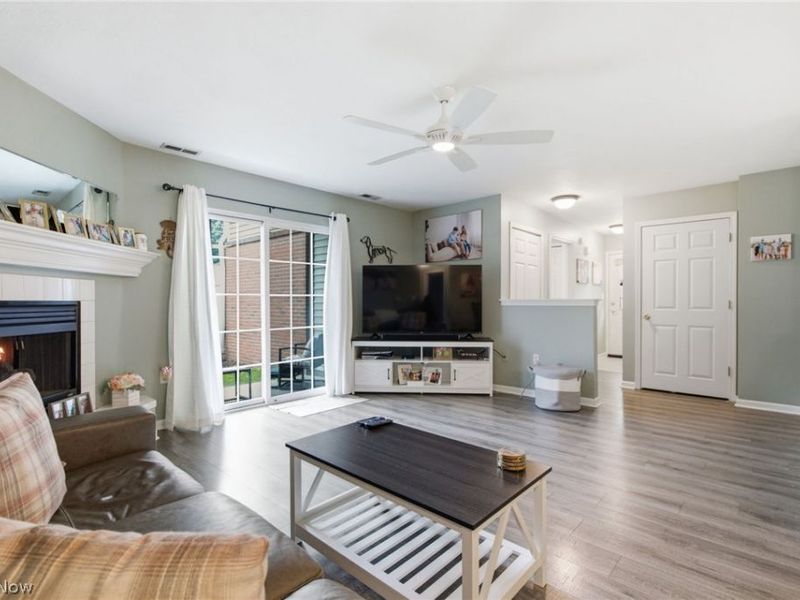 3284 Lenox Village Drive, Unit 104, Fairlawn, OH 44333 Photo 6