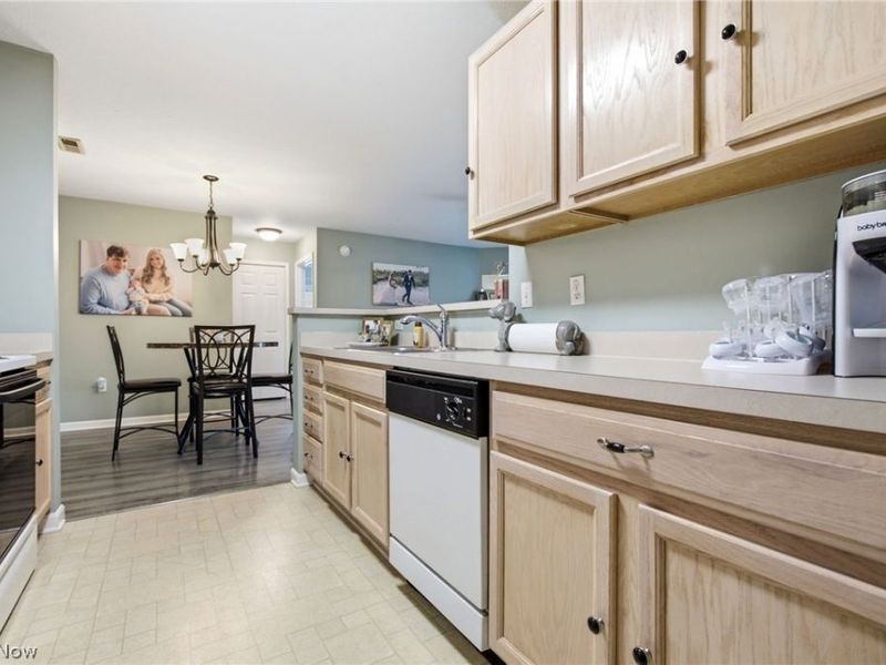 3284 Lenox Village Drive, Unit 104, Fairlawn, OH 44333 Photo 7