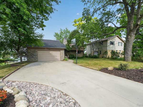 4341 Cornith Drive, Orion Township, Mi 48359