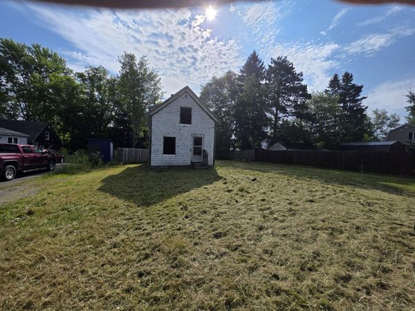 6 Delmont Street , Presque Isle, ME 04769