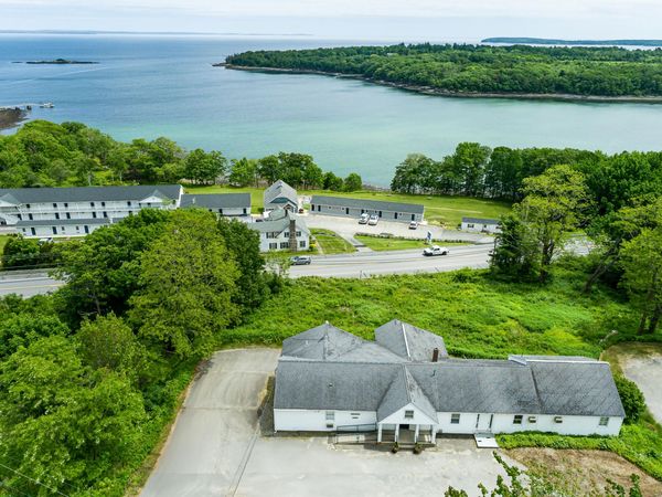 34 Old County Road , Rockport, ME 04856