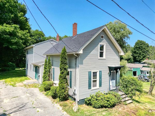 12 Upper Myrtle Street , Mechanic Falls, ME 04256
