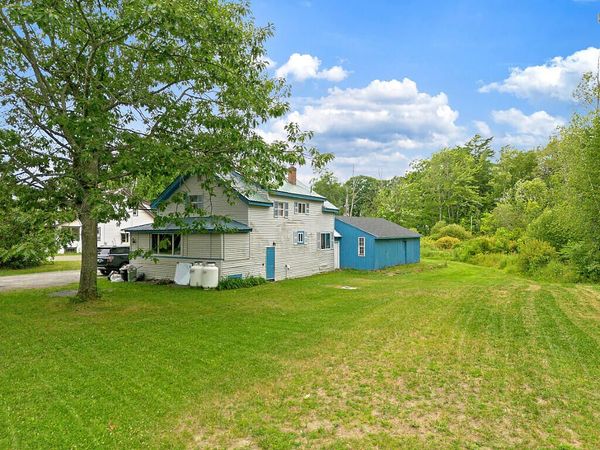 132 Washington Street , Oakland, ME 04963