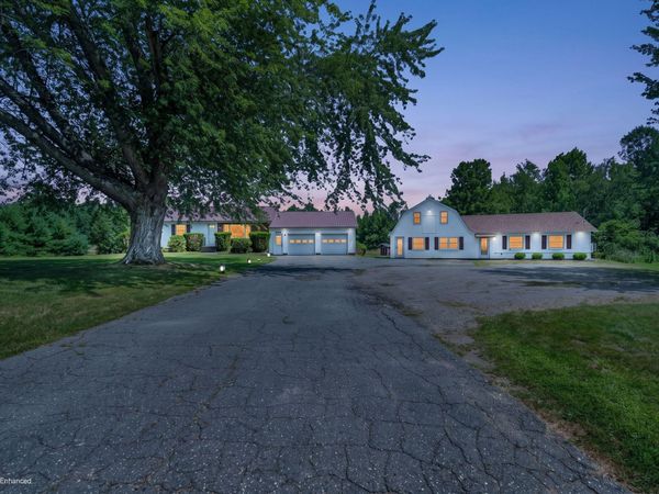 732 Main Street , Corinth, ME 04427