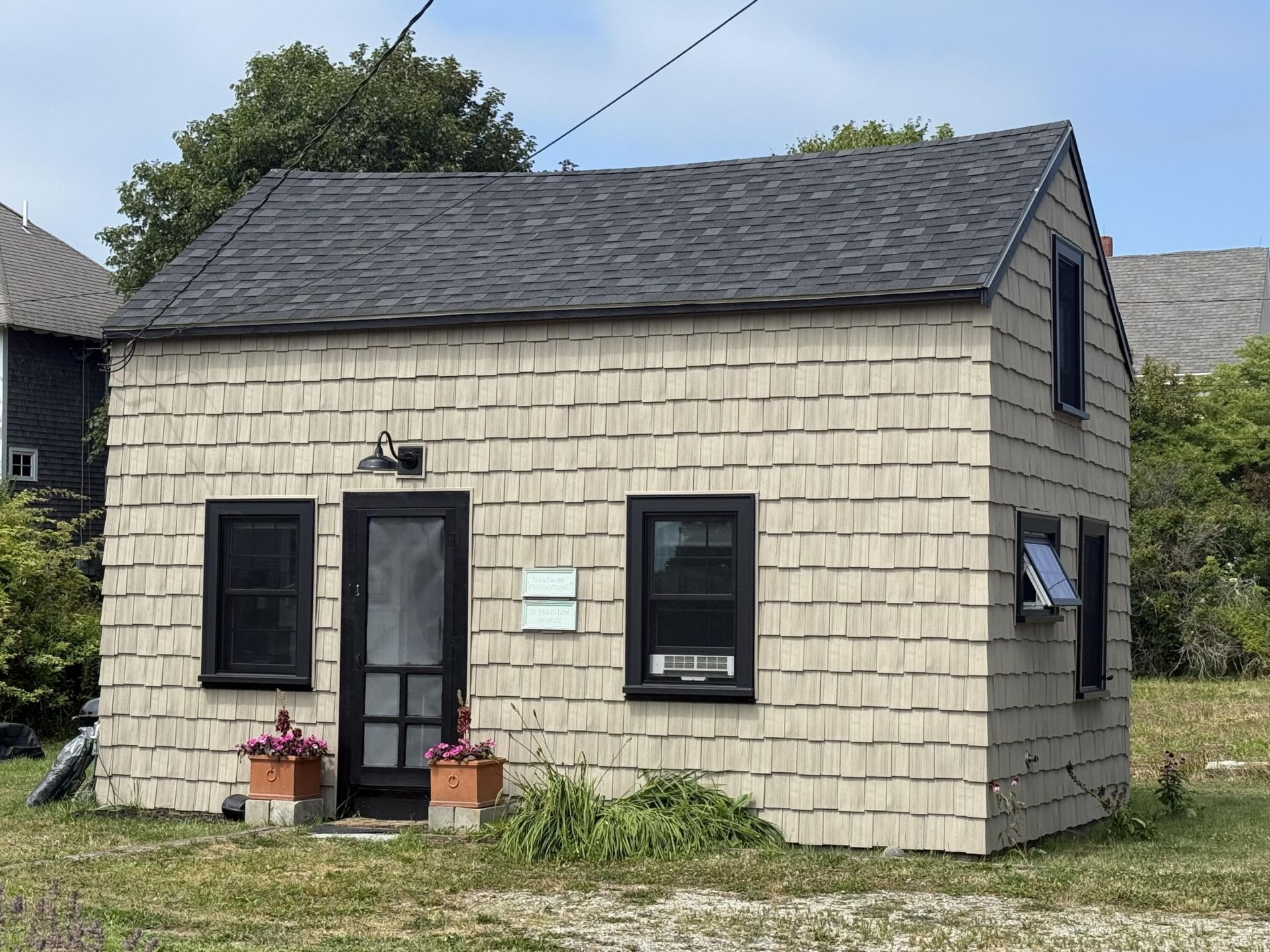 10 Brighton Avenue , Vinalhaven, ME 04863 Main Photo