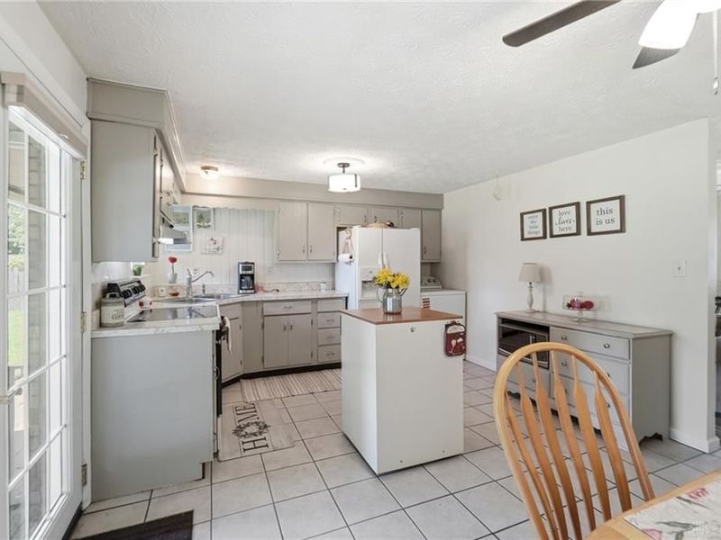 2076 Lynpark Avenue, Miami Township, OH 45439 Photo 12