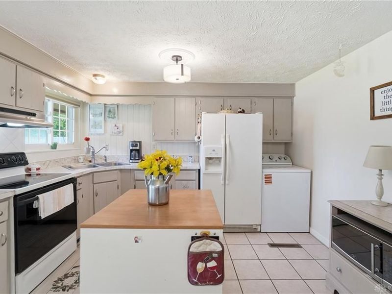 2076 Lynpark Avenue, Miami Township, OH 45439 Photo 13