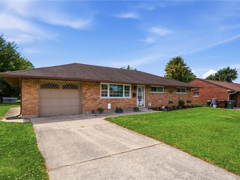 2076 Lynpark Avenue, Miami Township, OH 45439 Photo 2