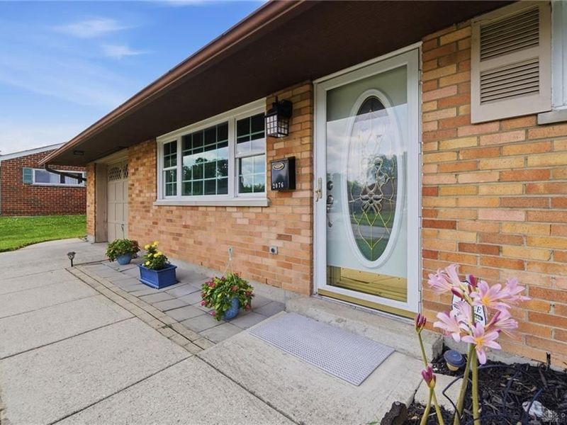 2076 Lynpark Avenue, Miami Township, OH 45439 Photo 4