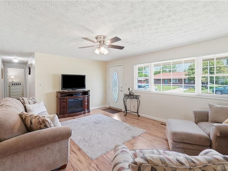 2076 Lynpark Avenue, Miami Township, OH 45439 Photo 5
