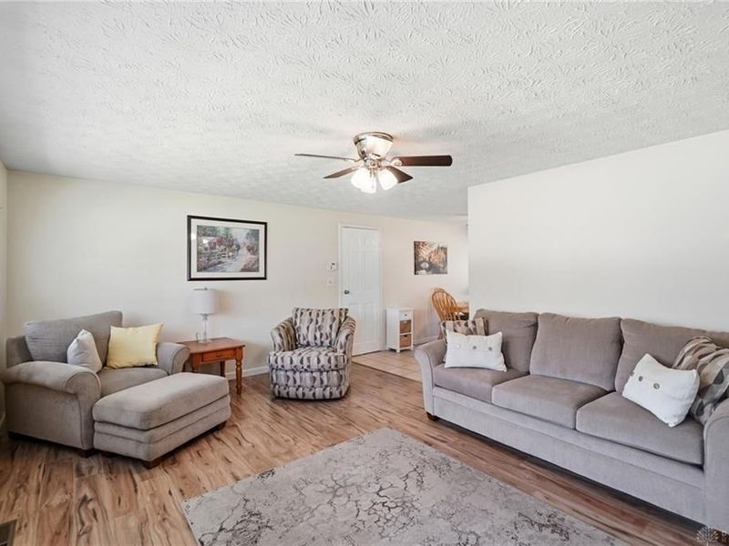 2076 Lynpark Avenue, Miami Township, OH 45439 Photo 7