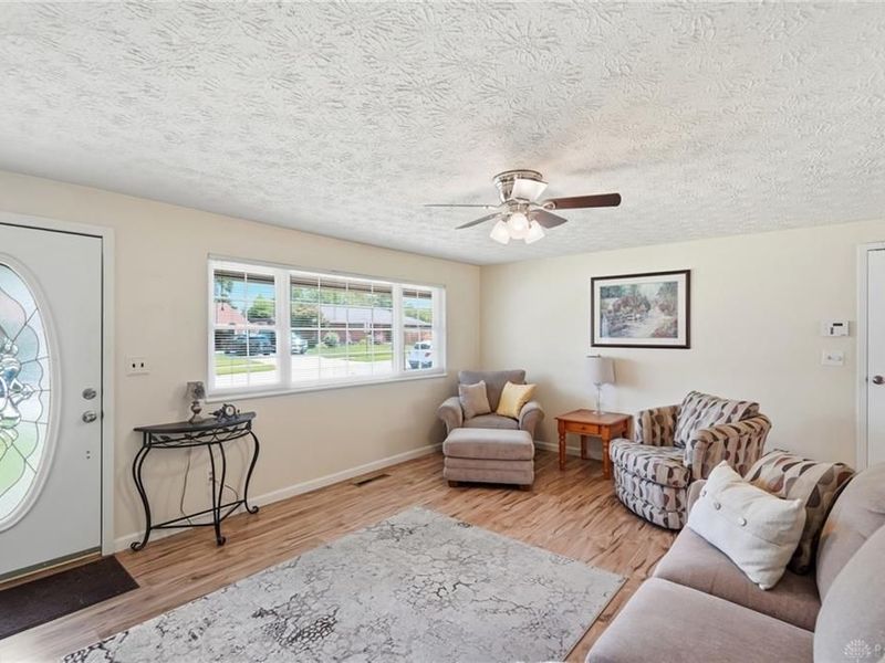 2076 Lynpark Avenue, Miami Township, OH 45439 Photo 8