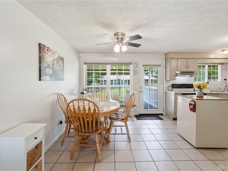 2076 Lynpark Avenue, Miami Township, OH 45439 Photo 9