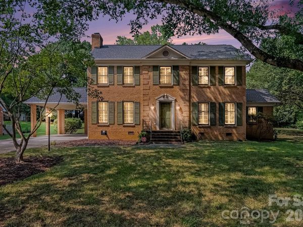 4221 Bridgewood Lane , Charlotte, NC 28226