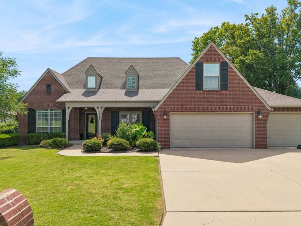 3306 Fairway Street , Claremore, OK 74019