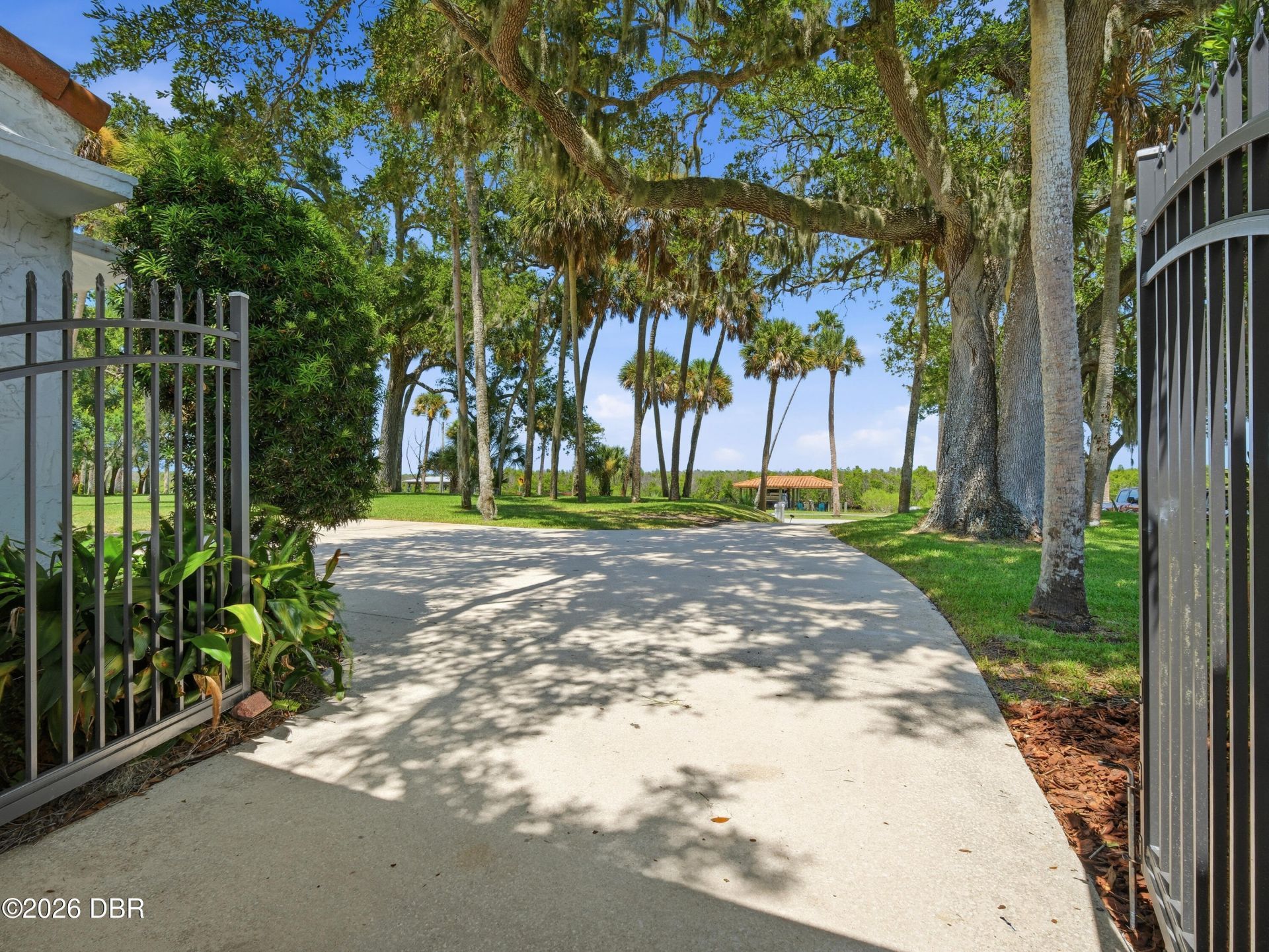 636 N Riverside Drive, New Smyrna Beach, FL 32168 Photo