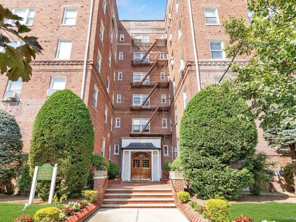 55 Grand Avenue , Unit 2A, Rockville Centre, NY 11570
