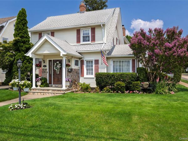 39 Princeton Street , Rockville Centre, NY 11570