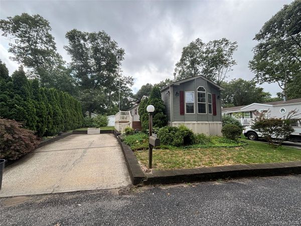 1661 Old Country Road , Unit 84, Riverhead, NY 11901