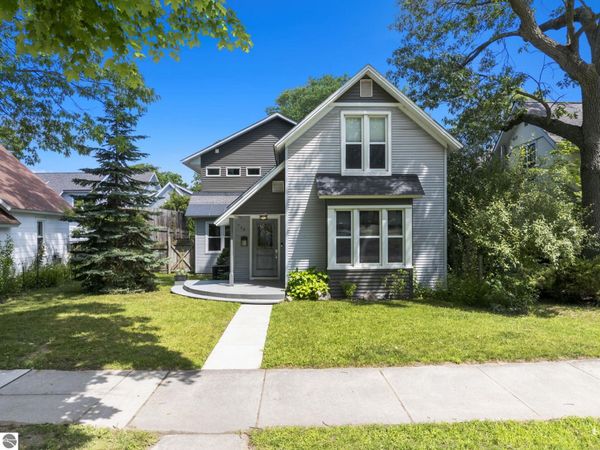 723 Washington Street, Traverse City, MI 49686