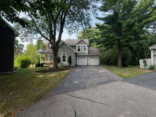 8935 Pine Bluff Court, Eden Prairie, MN 55347