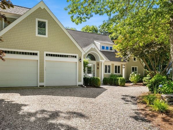 13 Driftwood Circle, Mashpee, MA 02649