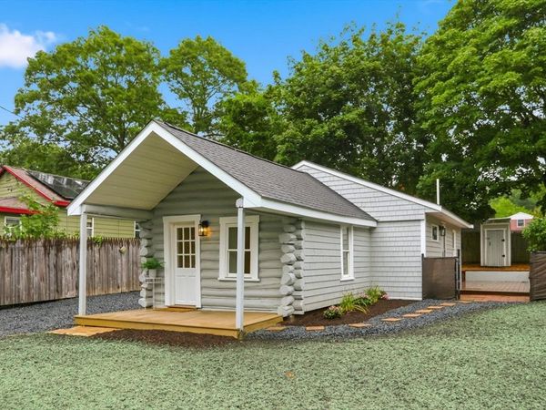 89 Milford St, Hanson, MA 02341