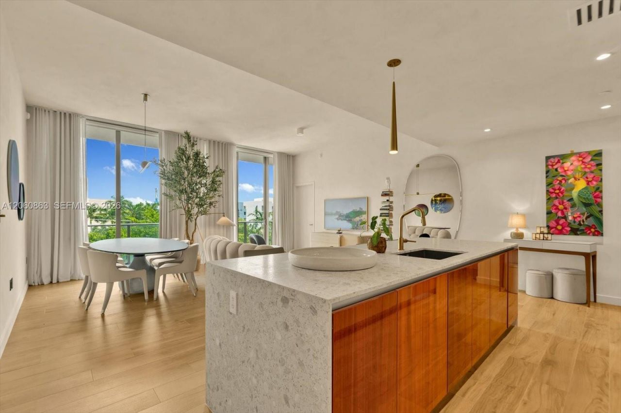2678 Tigertail Ave, Unit 313, Miami, FL 33133 Photo