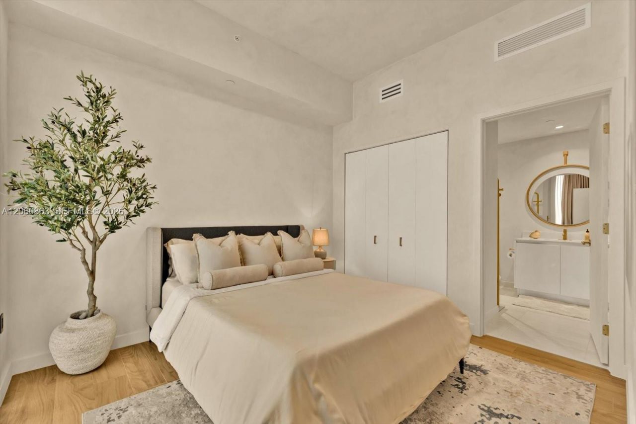 2678 Tigertail Ave, Unit 313, Miami, FL 33133 Photo