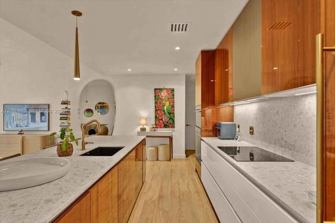 2678 Tigertail Ave, Unit 313, Miami, FL 33133 Photo