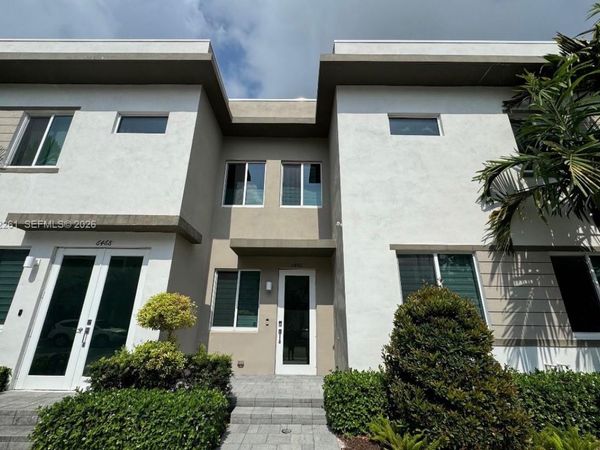 6472 NW 103rd Pl, Doral, FL 33178