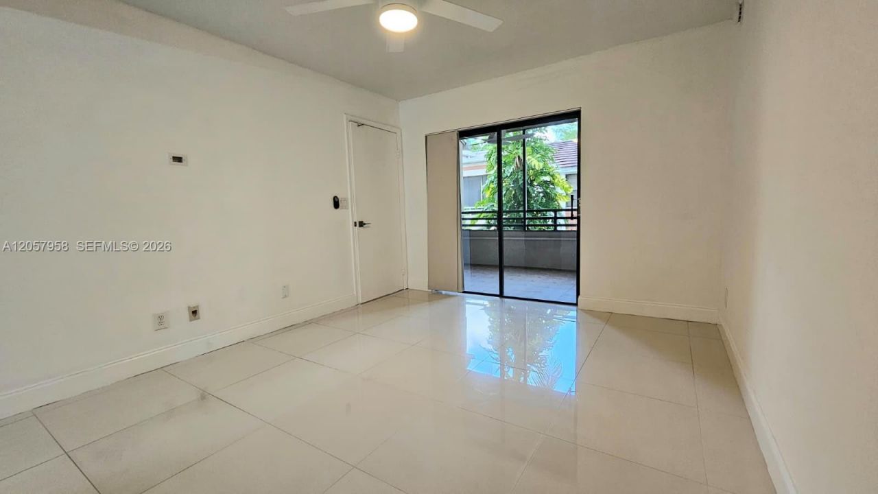 9850 NW 3rd Ct, Unit 2, Plantation, FL 33324 Photo