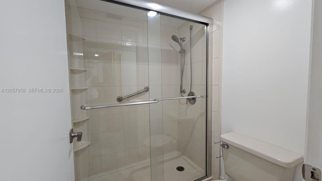 9850 NW 3rd Ct, Unit 2, Plantation, FL 33324 Photo