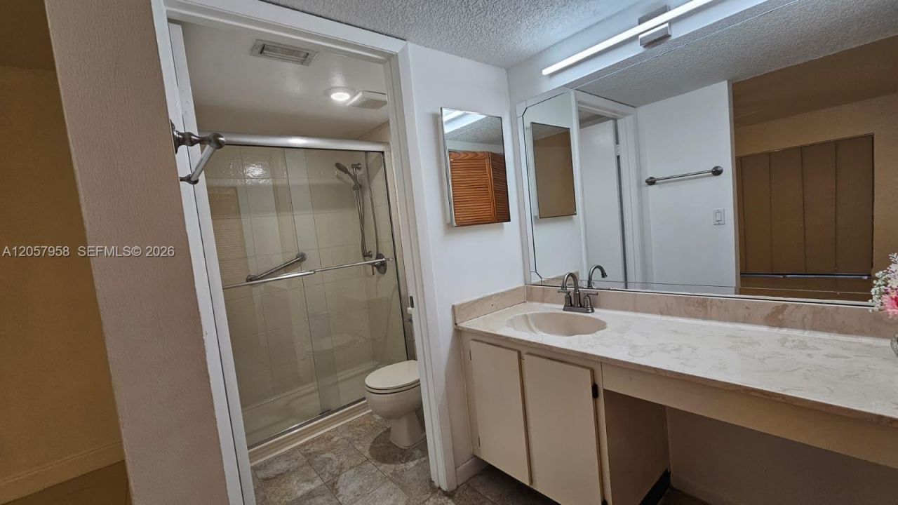 9850 NW 3rd Ct, Unit 2, Plantation, FL 33324 Photo
