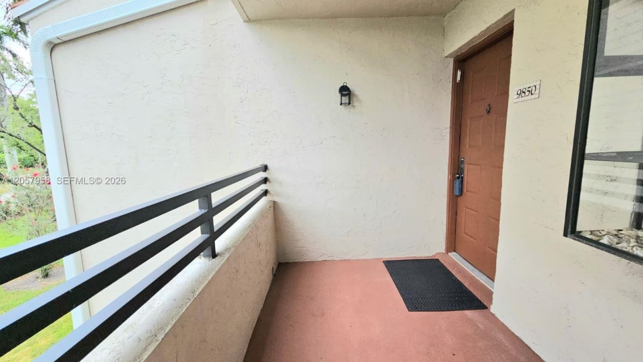 9850 NW 3rd Ct, Unit 2, Plantation, FL 33324 Photo