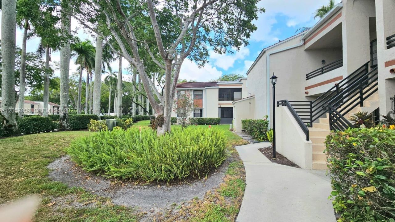 9850 NW 3rd Ct, Unit 2, Plantation, FL 33324 Photo